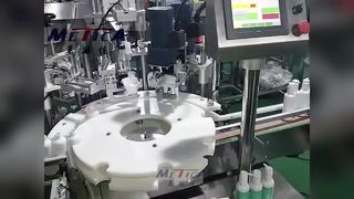 Máquina taponadora de llenado de tapas de bomba de loción automática