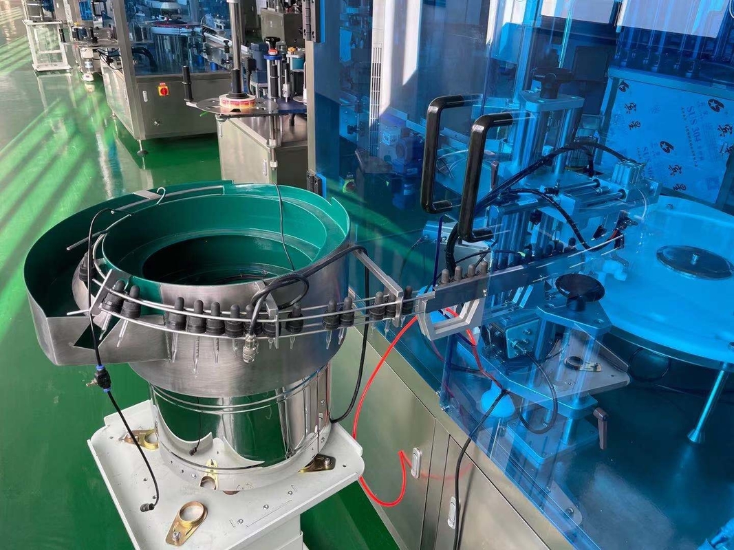 Capota automática de relleno de botellas monobloque para aceites esenciales y productos similares